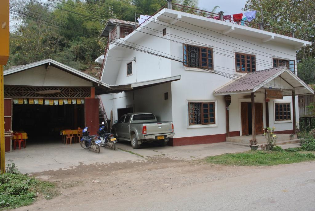 Syvongsack Guesthouse Muang Pakbèng Extérieur photo